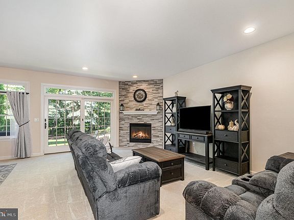 5th image of 4517 Laurelwood Dr