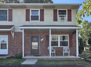 138 Maplewood Ln, Maytown, PA 17550