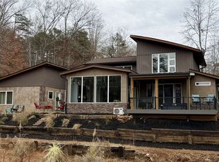 111 N Hogan Dr, Westminster, SC 29693