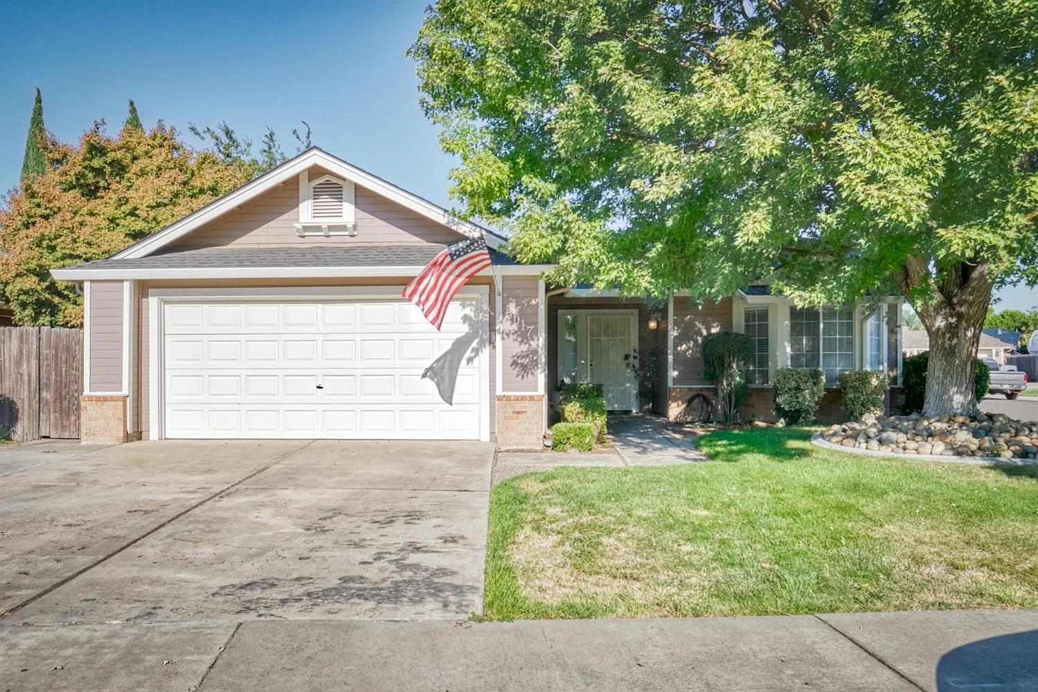 5017 Tamara Way photo 1