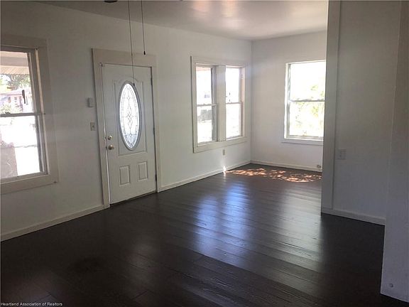 4th image of 822 S 10th Ave