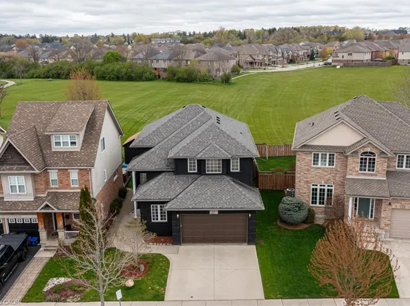 210 Hawkswood Dr, Kitchener, ON N2K 4J3