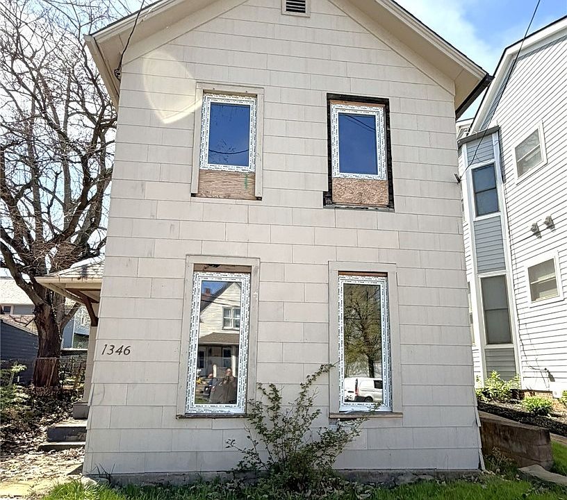 1st image of 1346 W 54th St