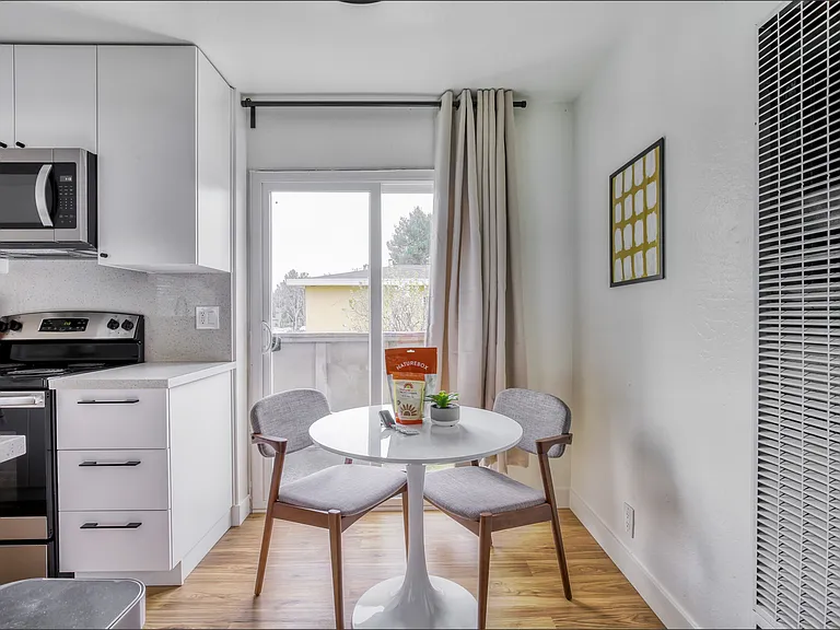 128 E Reed St #5 — Photo 5
