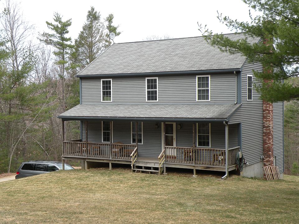 2nd image of 102 Mashapaug Rd