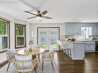 1029 SE Country Ln, Lees Summit, MO 64063