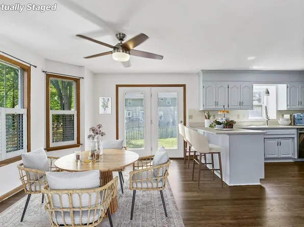 1029 SE Country Ln, Lees Summit, MO 64063