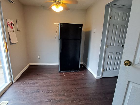 4th image of 562 Stonyridge Ave