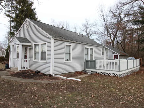 6644 S Lombardy Ln, Knox, IN 46534