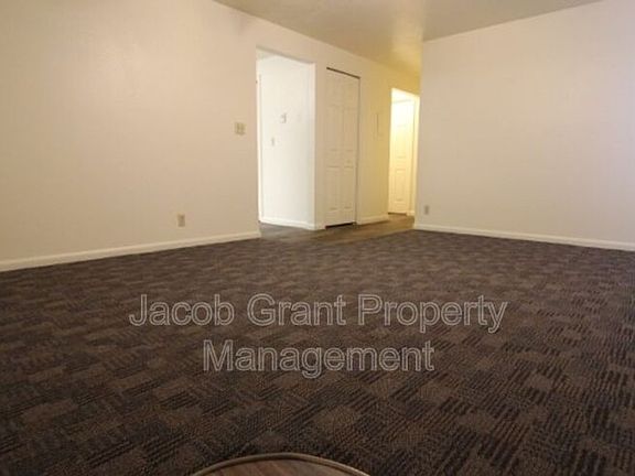 5th image of 1380 E Poplar St Unit D
