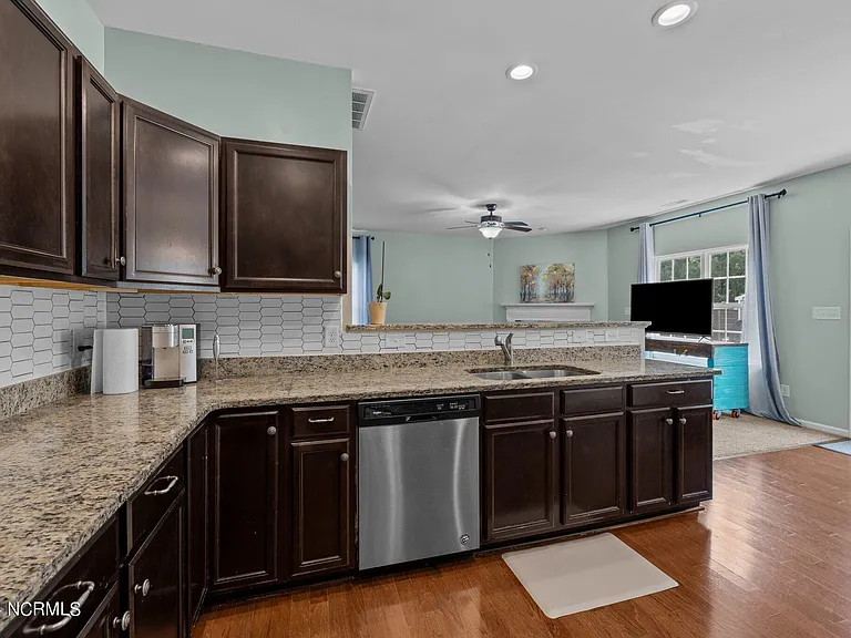 411 Palisades Way — Photo 13