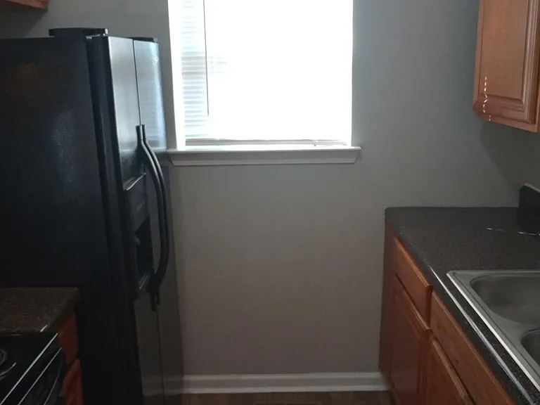 2804 Batavia St — Photo 5