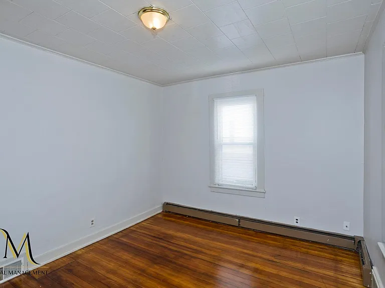 61 Hill St — Photo 11