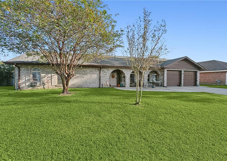 1st image of 323 Ormond Oaks Dr