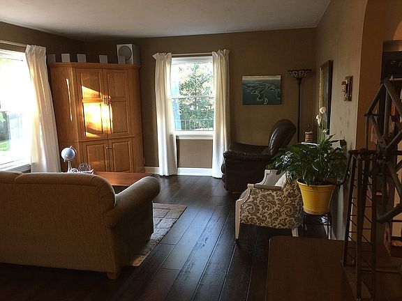 3rd image of 1344 W Main St