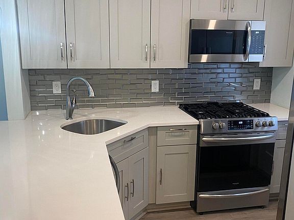 3rd image of 200 E Royal Palm Rd #4080