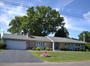 631 W Mulberry St, Carlinville, IL 62626