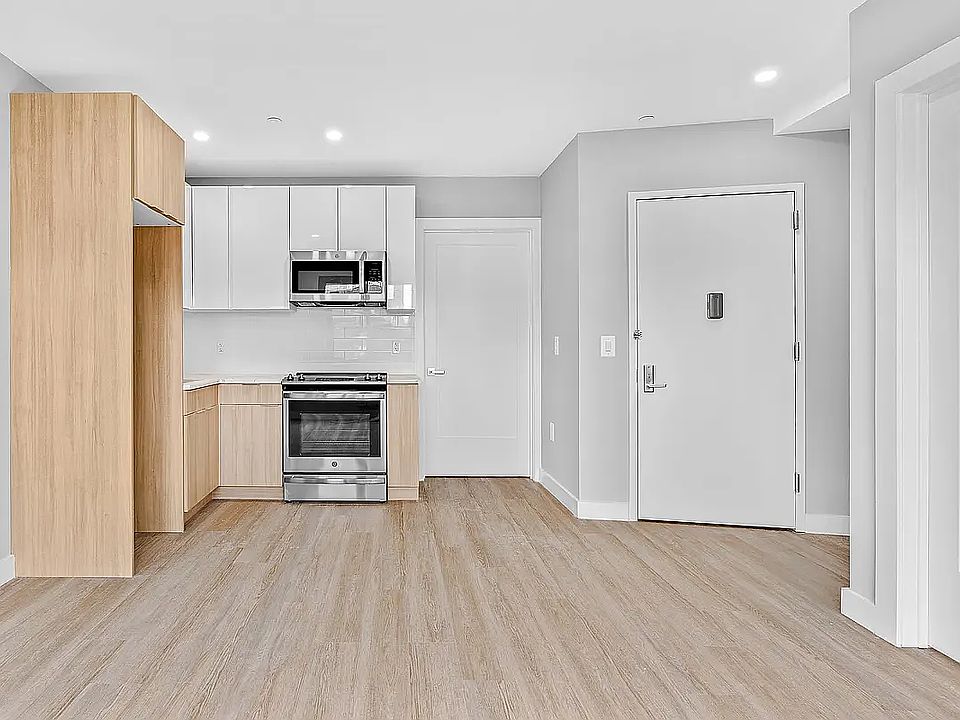 1st image of 30-38 31st St #5T