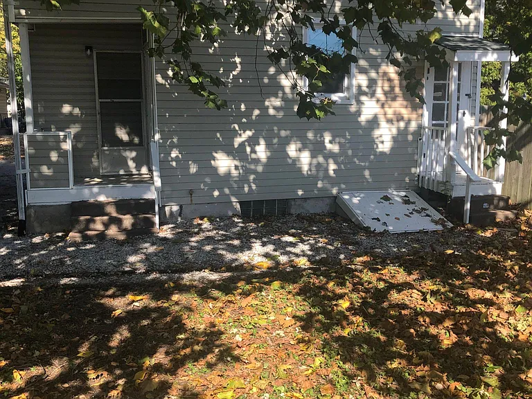 1309 W D St #A — Photo 14
