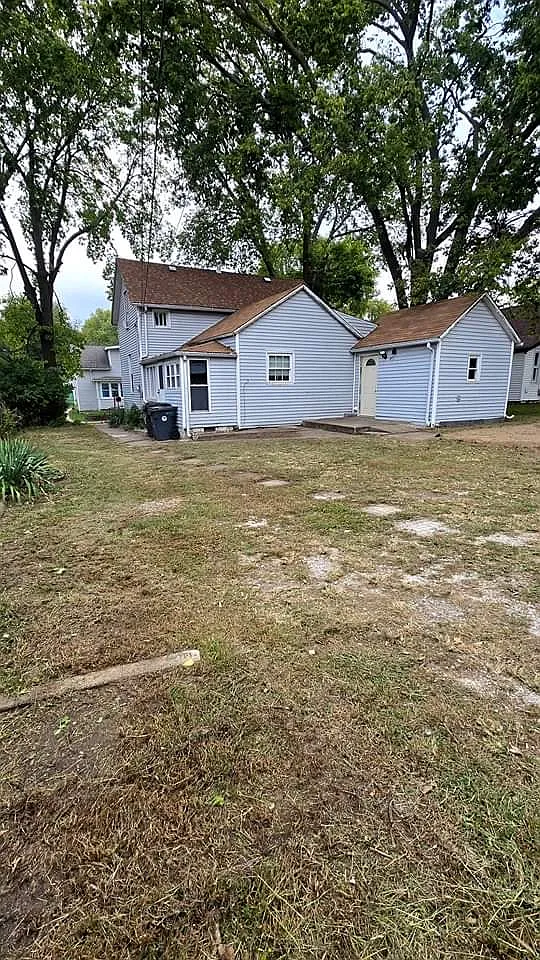 3 bed, 1400 sqft, $1,375 — Photo 2
