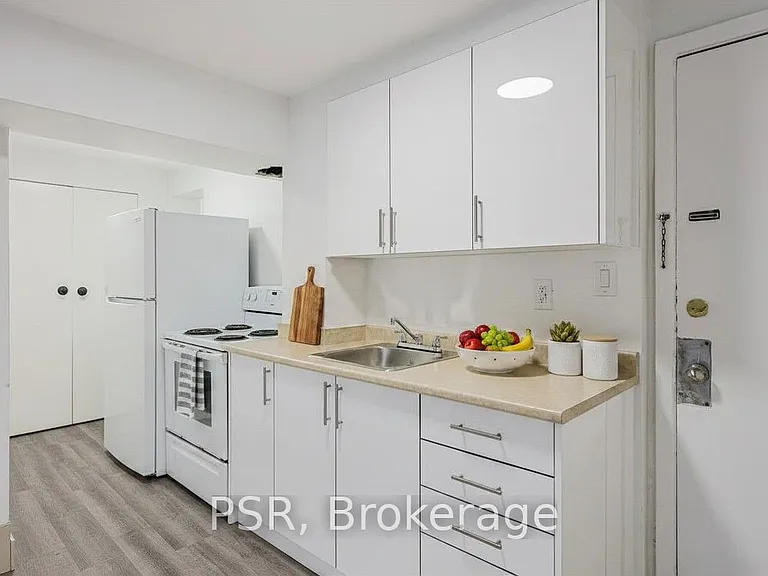 2208 Dufferin St #102 — Photo 4
