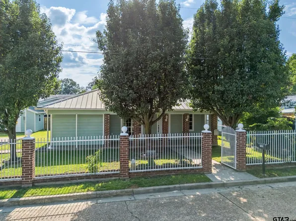 709 Corrigan St, Kilgore, TX 75662