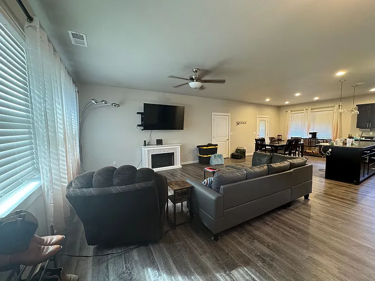 654 N View Dr — Photo 5