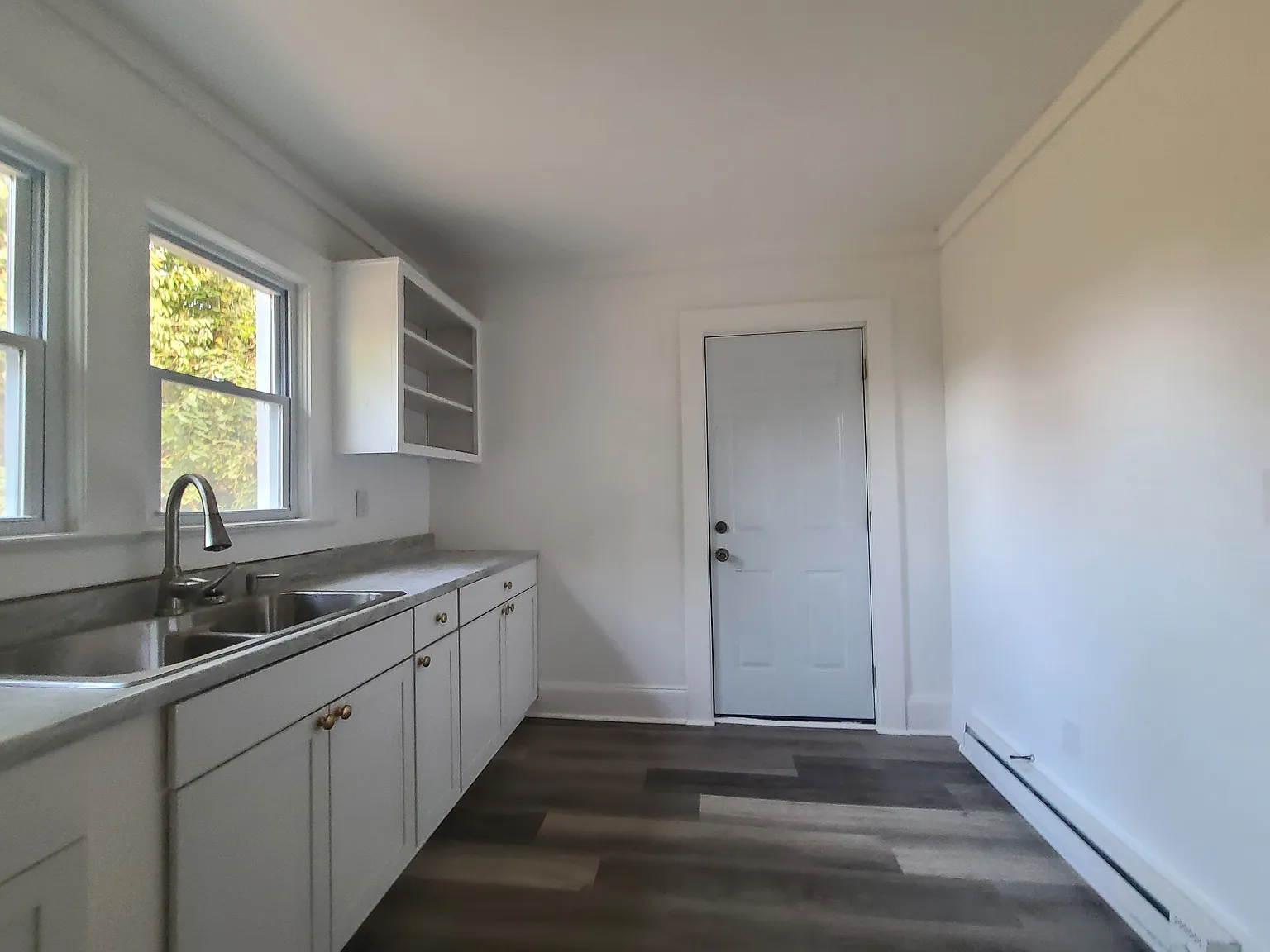 2 bed, 836 sqft, $995 — Photo 2