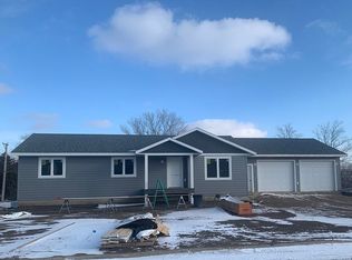139 W 5th St, Redfield, SD 57469