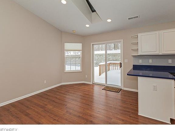 3rd image of 190 Stonebrooke Oval #70