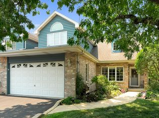8 Lake Katherine Dr, Palos Heights, IL 60463