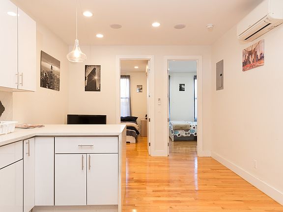 2nd image of 211 Nassau Ave #3A
