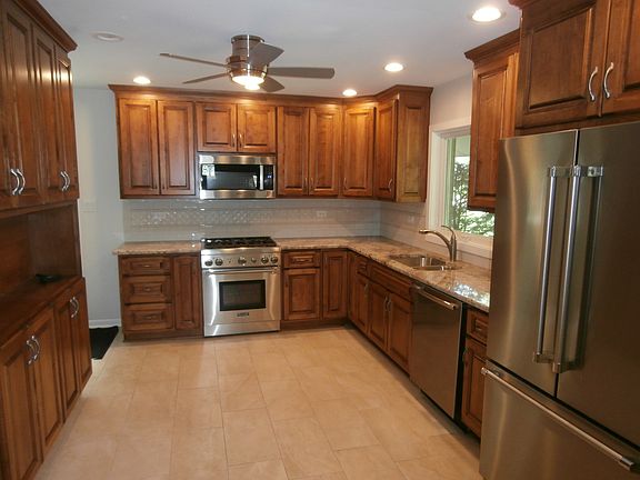 3rd image of 12607 Major Ave