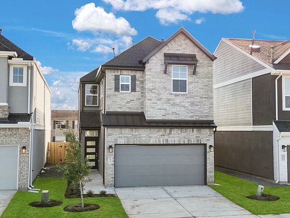 3rd image of 2819 Park Hill Dr