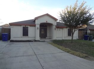 1829 Denmark Ln, Laredo, TX 78045