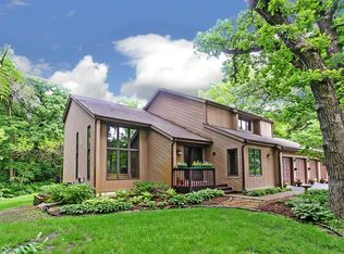 29W256 Oak Ln, West Chicago, IL 60185