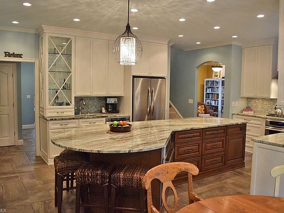 5th image of 9943 Woodruff Ln