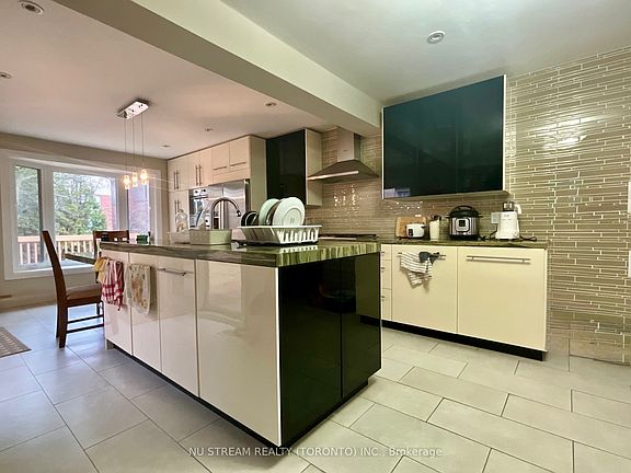 5th image of 260 Fisherville Rd