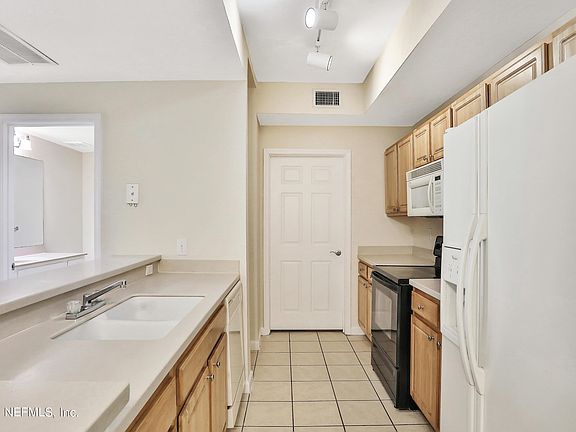 5th image of 10075 Gate Pkwy N APT 2306