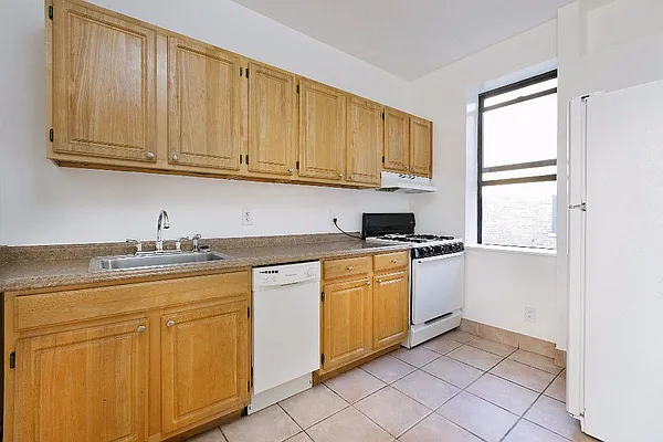 Rented by Charles Coutinho LLC | media 88