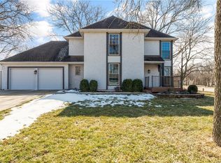 9439 W 111th Ter, Overland Park, KS 66210