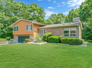 65 John Ln, Manorville, NY 11949