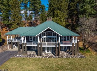 201 Lows Hollow Rd, Stewartsville, NJ 08886