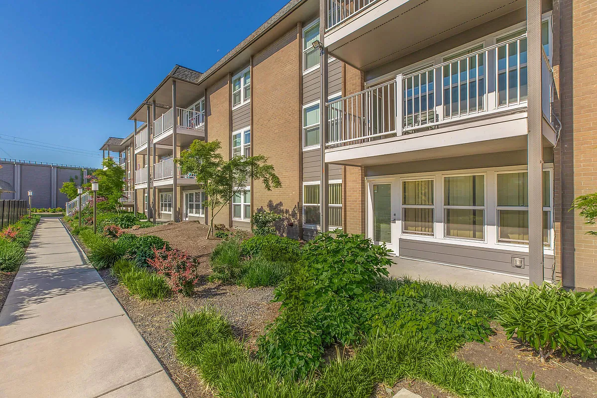 Building Photo - Corinthian Apartments