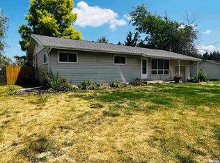 910 Carter St, Fairview, IL 61432