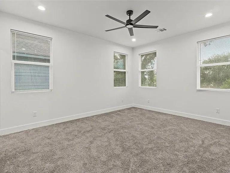 8127 Hoffman St — Photo 12