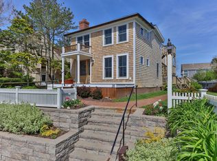 28 Bradford St, Provincetown, MA 02657