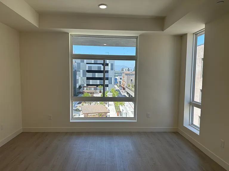 168 S Monterey St #422 — Photo 5