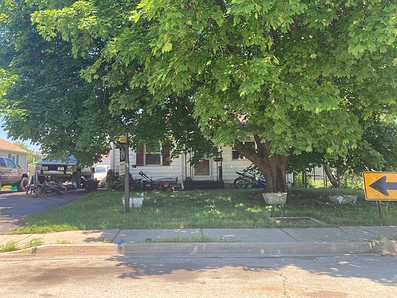 2nd image of 1601 Stratford Ct