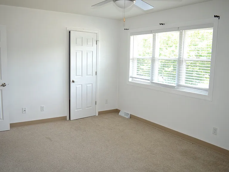 2305 McKenna Blvd — Photo 8